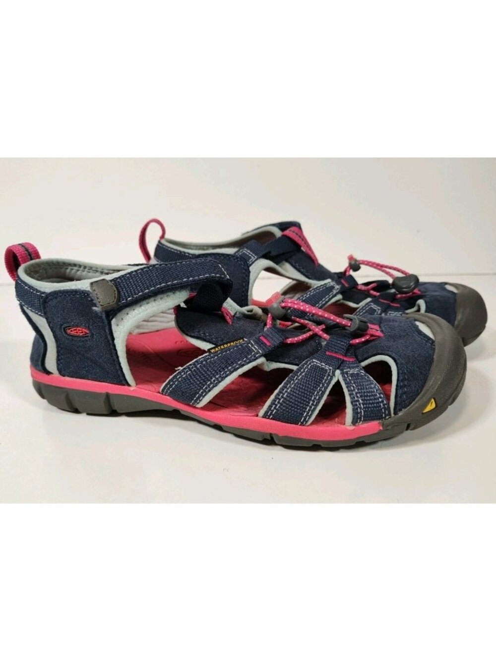 Keen Seacamp II CNX Water Sandals Girls Youth 5 Blue Pink 1012558 Waterproof